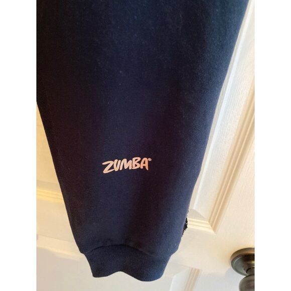 NWT Zumba Small Glitz+‎ Glamour Capri Sequin Sweatpants - Picture 5 of 5